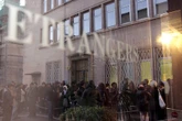 "On gagne de l'argent, c’est notre métier" : le business derrière l’assistance aux étrangers