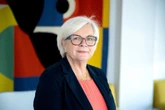 "Nous sommes au pied du mur démographique" : Catherine Vautrin, son plan pour relancer la natalité