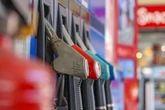 Ne baissez pas les prix à la pompe, les Français vous remercieront plus tard, par Joseph Dellatte