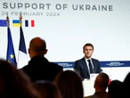 Munitions et troupes au sol en Ukraine : Macron et les Européens "plus volontaires"