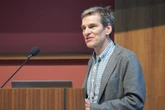 John Cochrane (Stanford) : "Il n’y a pas assez de riches à taxer en France pour réduire le déficit"