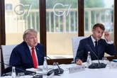 Après le G7 et Versailles, Emmanuel Macron tire son double bilan