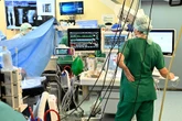 Pour améliorer la qualité des soins, réduisons le nombre de services chirurgicaux, par le Pr Alain Bernard