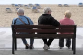 Près de 6 millions de seniors en plus : la France sera plus âgée en 2070