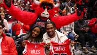 ‘A GOAT, a Bear, and a Bull': Mascot welcomes Simone Biles, Jonathan Owens to Chicago Bulls game