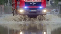 Toter bei Unfall – Überflutungen und vollgelaufene Keller