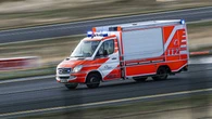 Dachstuhlbrand brennt aus – Duo überfällt Juweliergeschäft