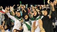 Frauen dürfen beim Derby ins Fußballstadion