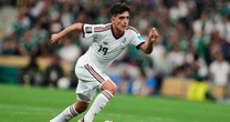 Gilberto Mora se gradúa de la prepa; Memo Ochoa lo felicita: ‘Te admiro, sigue soñando’