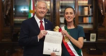 Sheinbaum recibe a Ronald Johnson, embajador de EU que sugirió mandar soldados a México contra cárteles