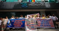 Artesanas otomíes denuncian a empresaria por la apropiación indebida de su iconografía en CDMX