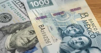 Avanza en EU impuesto de 5% a remesas; impacto será limitado, prevé Banamex