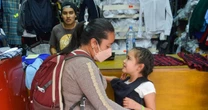 Regreso a clases 2025 encarecerá 12.6% más: ¿Cuánto cuesta vestir a cada estudiante?