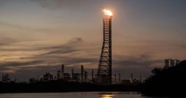 Pemex rompe racha: refinación de crudo cae por debajo del millón de barriles diarios en mayo