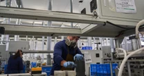 Economía apunta tres meses a la baja; industria tendrá su mayor caída     