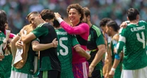 La afición habló: Ochoa debe entrar contra Chequia para que tenga su ‘homenaje’... pero no más