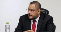 Omar Reyes, el hombre cercano a García Harfuch que se tituló en 2019, podría encabezar la UIF