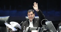 (FOTOS) Gerardo Fernández Noroña ignora llamado de Morena a la austeridad y usa sala VIP en el AICM