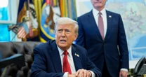 Trump desata ‘viernes de caos’: Anuncia arancel adicional de 100% a China y restricciones