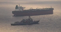 A racionar el petróleo o a subir el precio de la gasolina: Cierre del estrecho de Ormuz crea caos mundial