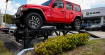 ¿Efecto Trump?: Stellantis planea mover su producción de RAM y Jeep a Illinois y Michigan