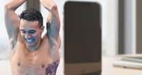 ¡Se ‘clavaron’ el teléfono! Juan Celaya pierde su celular y ofrece recompensa para recuperarlo