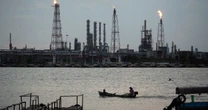 Pemex ‘abre la chequera’... del Gobierno: Ofrece recomprar 10 mil mdd en bonos con dinero de México