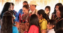 Mujeres de la comunidad Seri-Comca’ac reciben a Sheinbaum con ceremonia tradicional