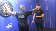 Darts star Gary Anderson produces 'one of the best bits of sporstmanship ever'