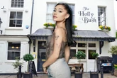 Pub Ariana Grande secretly visited swamped by fans & has 'never been busier'