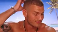 Watch awkward moment Love Island hunk completely forgets villa beauty’s name