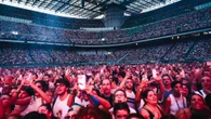 Legendary singer, 85, cancels gigs hours before show - leaving fans gutted