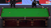 Moment snooker star Si Jiahui stuns Ally Pally crowd with inch-perfect shot