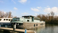 Houseboat described as 'one of the best homes' on TV STILL up for sale