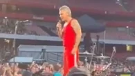 Robbie Williams brutally trolls Arsenal fans with Spurs joke during his own gig