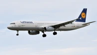 Passenger plane flies for 10 minutes with NO PILOT
