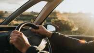 The dos and don'ts on driving with one hand on the steering wheel