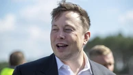 Илон Маск продал акции Tesla более чем на 1 млрд долларов после опроса в Twitter