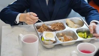 Британские активисты выступают против мяса животных, выращенных на антибиотиках