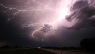 Жара, грозы и град: штормовое предупреждение объявили в ряде регионов Казахстана