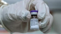 СМИ заявили о большем количестве смертей от Pfizer, чем от AstraZeneca