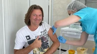 "Два друга еле живы остались": Дмитрий Маликов получил вакцину от COVID-19