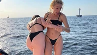 "Восхитительное тело": Настя Ивлеева в микротрусиках нырнула в Финский залив