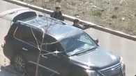 Стрельбу в жилом районе Алматы сняли на видео