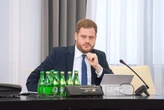 Cieszyński miał odpowiadać na pytania, ale nie pojawił się w Sejmie. Sekretarka popełniła błąd?