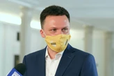 Hołownia: Ile jest odwagi w państwie, które do pilnowania 32 cywili wysyła uzbrojonych żołnierzy ?