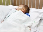 Najpierw RSV, teraz COVID-19. Prof. Kuchar ostrzega: Szpitale są pełne chorych dzieci