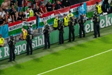 Homofobiczny plakat podczas meczu Węgry – Niemcy