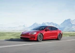 Zobacz, jak nowa Tesla ośmiesza hiperauta Porsche i McLarena