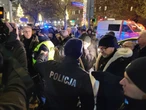 Nocne dyżury i włączone kamery. W TVP czekają na „wariant siłowy”?